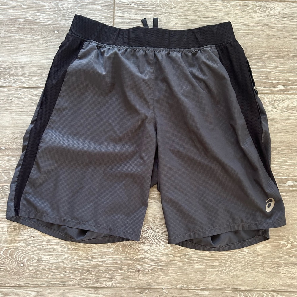 Men’s ASICS athletic shorts elastic waste with pockets size large gray